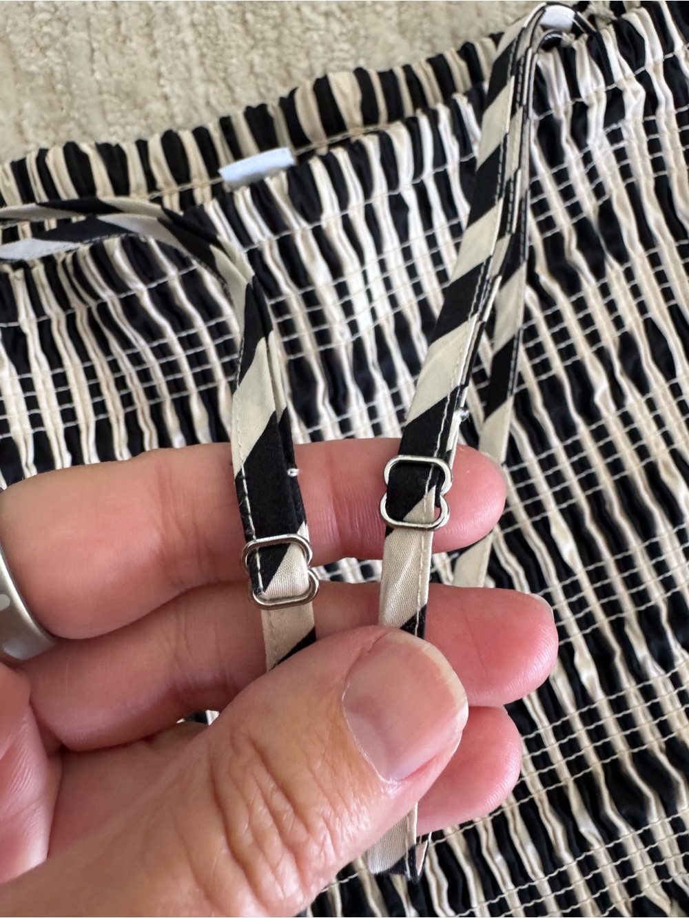 Evereve Striped Midi Dress Smocked Adjustable Straps Pockets Size Large - Picture 7 of 11